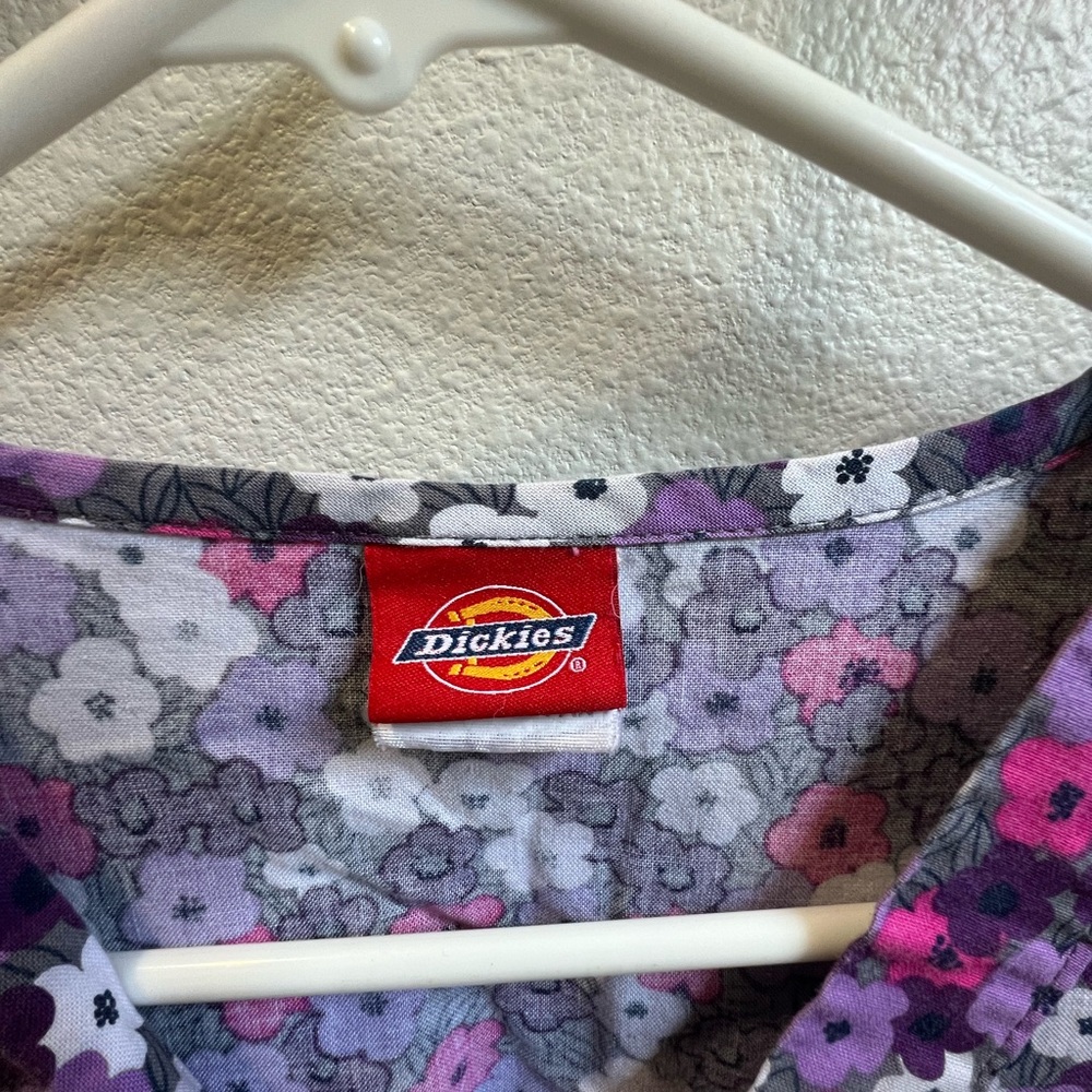 Dickies floral uniform scrub top size small‎ - Picture 3 of 5